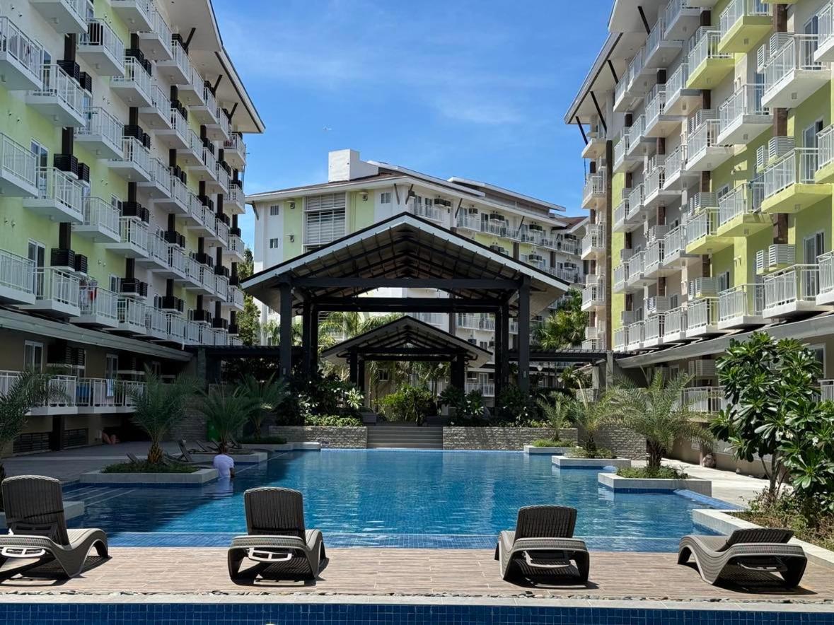 Ania Suite Room Lapu-Lapu City Exteriör bild