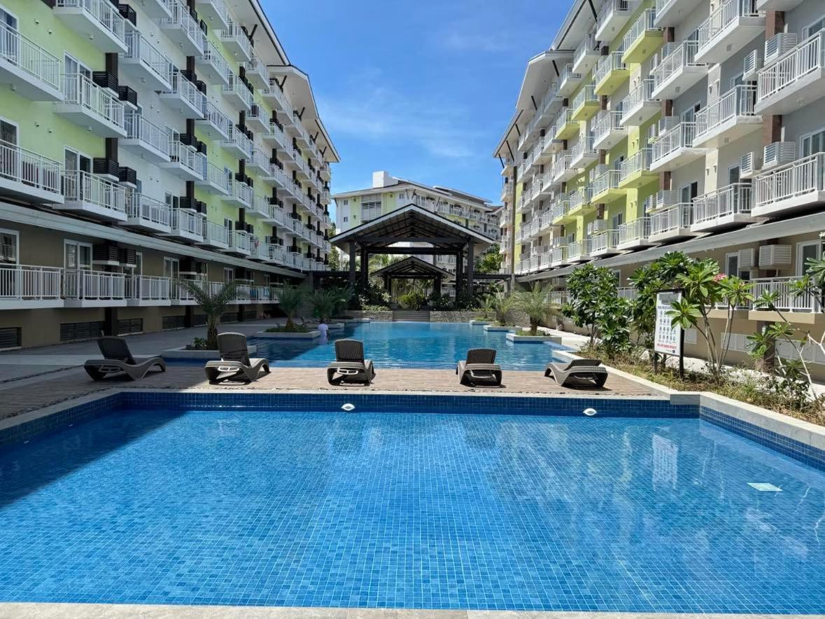 Ania Suite Room Lapu-Lapu City Exteriör bild
